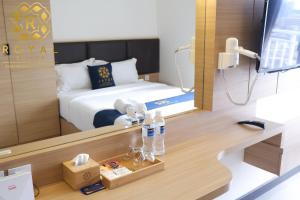 Royal Suites Studio 17th Floor - Citra Plaza Nagoya Apartment