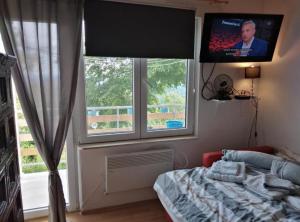 Plesivica Hillside Holiday Home with Hot -Tub