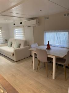 Campings Bungalow cosy varois avec piscine soleil calme et nature : photos des chambres