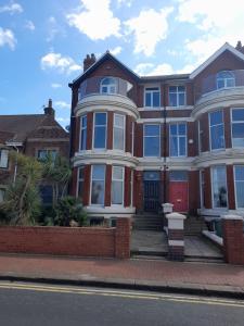 Comfortable family home with amazing Seaviews