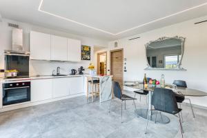 Gemma Marina Near Villa Grock Museum - Happy Rentals