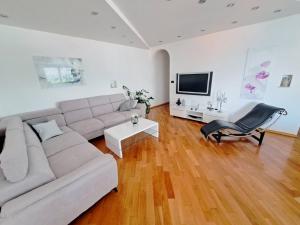 Apartment The Big Chill - Three Bedroom Apartment with Terrace, Balcony and Jacuzzi