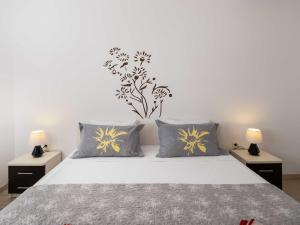 Villa Dragi - Four Bedroom Villa with Swimming Pool, Terrace and Sea View