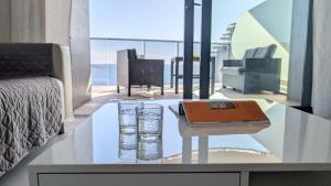 SUNSET WAVES sea & sky apartment