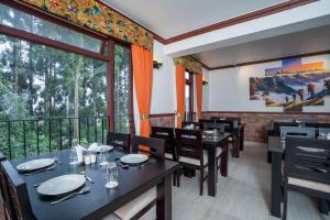 Summit Sherpa Mountain Hotel & Spa