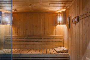 Seastar Hotel and Service Apartment