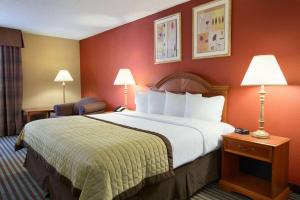 King Room - Non-Smoking room in Baymont by Wyndham Oklahoma City Airport