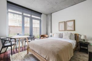 Blueground S Lake gym wd nr museum SEA-808