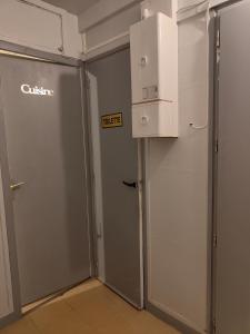Maisons d'hotes 7 rue politzer : Chambre Double avec Toilettes Communes