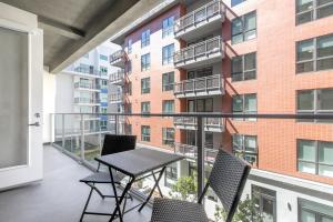 Glendale 1BR w WD Pool Gym Rooftop nr Shops LAX-162