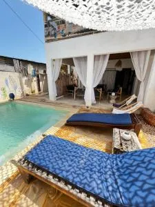 Villa64 - Afrikanische Villa mit Pool - Banda Kuu