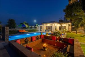 ELIVAAS Aarul Farm 3-BHK Pet-friendly With Kids Room, Pvt Pool, Gazebos & Game Zone