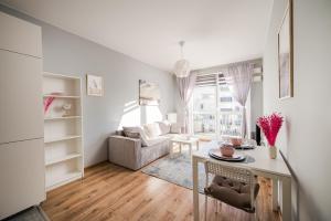 Warszawa-Włochy Serene Apartment by BookingHost