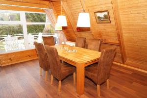 Zeltdachhaus mit grosser Terrasse und W-LAN