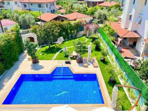 Centrally Located Very Large Villa W Pool Jakuz and Car Park