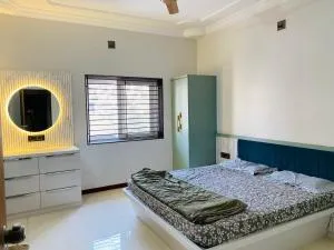 Spacious room with modern touch - Sojītra