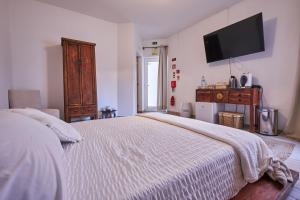 A Casa Branca - with Pool & Jacuzzi