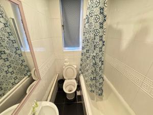 Cozy Two Bedroom Apartment in Central London