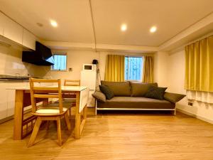 Home SHINJUKU west 101