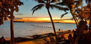 1-Step Beach & 711! Huge Condo next to Copacabana