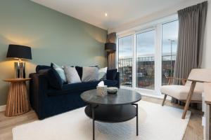 Spacious Modern 2 BR Old Trafford & Free Parking