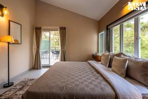 Casa Elyra by VEO, StayVista - 4BHK Villa with Jacuzzi & Private Pool