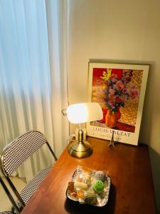 Cozy guesthouse, 10 minutes from SNU Entrance Station, accommodation in Sharosu-gil, OTT, Nespresso machine, within 25 minutes by subway to Hongdae, Gangnam, Seongsu, Gwanaksan, up to 5 people