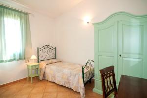 Two-Bedroom Apartment room in Li Troni