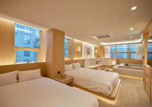 Double Twin Spa Room