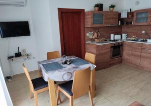 Charis Cozy Family apart at Sun Village Complex close to the Beach