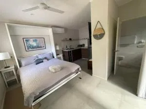 Lotus Shack - charming and private - Victoria Point