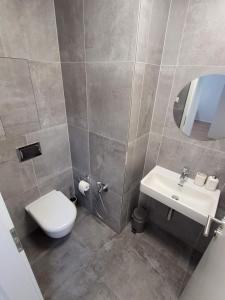 Newly built Apartment with balcony, AC and free indoor garage