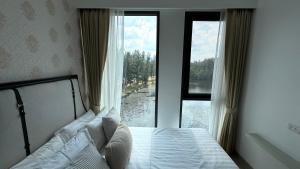 Lake view apartment in Laguna