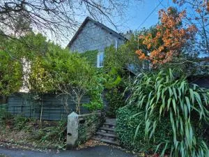 Tranquil totally self-contained room near Looe with EV point - Talland