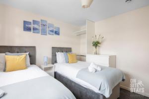 Contractors 4 Bed with Parking