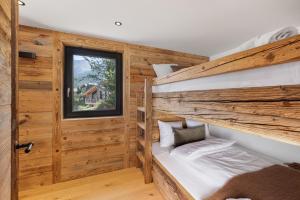 Chalet Le Reve Cinema room Jacuzzi