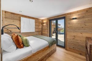 Chalet Le Reve Cinema room Jacuzzi