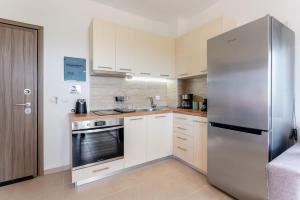 Stylish Bedsit Getaway at Kriopighi