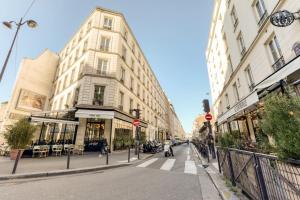 Pink Design 2BDR Flat in the Heart of Bastille