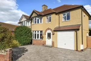 Oxford Villa - 4 Bedrooms 5 Beds Sleep 8 - Stanton Saint John