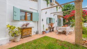 Huerta Valleciruelo Sanlúcar La Mayor by Ruralidays