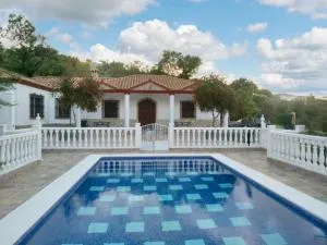 Charming chalet in Prado del Rey with private pool - Prado del Rey