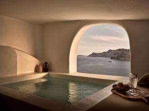 Superior Honeymoon Plunge Pool Suite with Sunset View room in Esperas