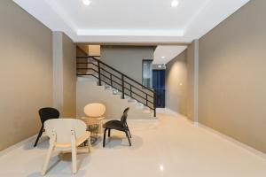 Urbanview Syariah Kost D33 Hutan Kota Srengseng