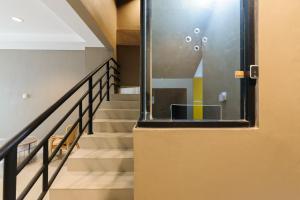 Urbanview Syariah Kost D33 Hutan Kota Srengseng