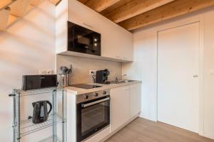 Studio pour deux en mezzanine avec petit balcon