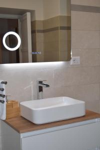 Hospitality Mascherino