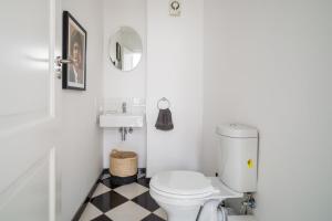 BeachFront Designer Villa in Secure Estate