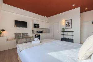 Studio équipé côté cour, parking gratuit