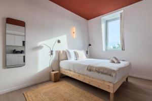 Studio équipé côté cour, parking gratuit